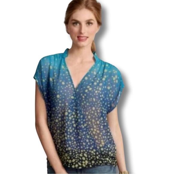 Cabi Women’s Ombre Bubble Dot Blue Sleeveless Chiffon Crossover Blouse • Medium - Picture 2 of 12
